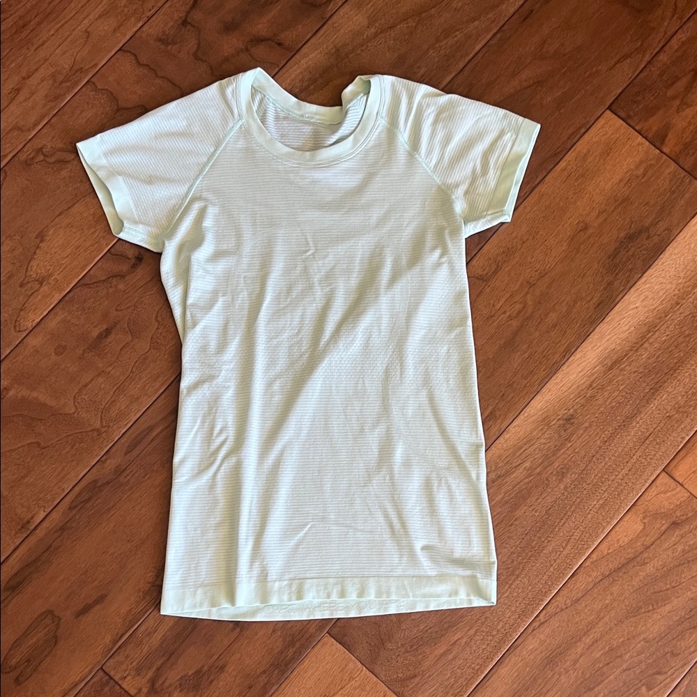 lululemon athletica Light Green Short Sleeve Tee